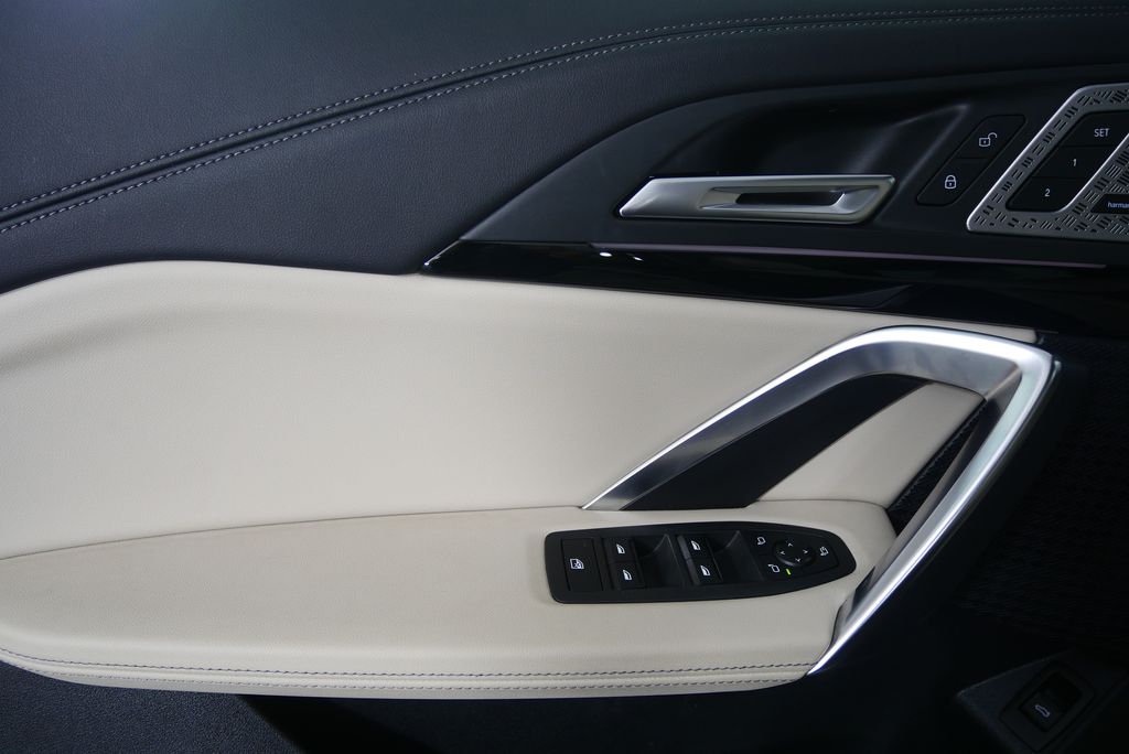 2023 BMW X1 xDrive28i 8
