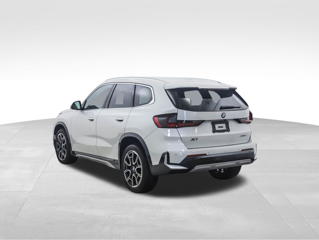 Thumbnail: 2023 BMW X1 - 3