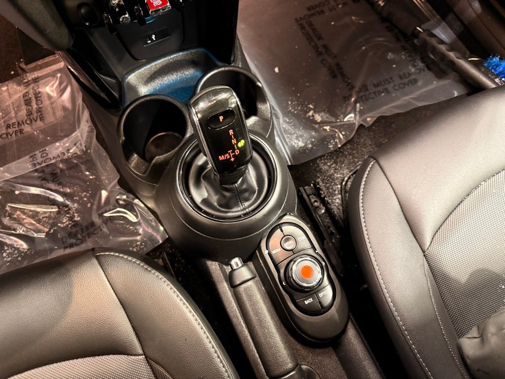 Thumbnail: 2022 MINI Cooper - 19