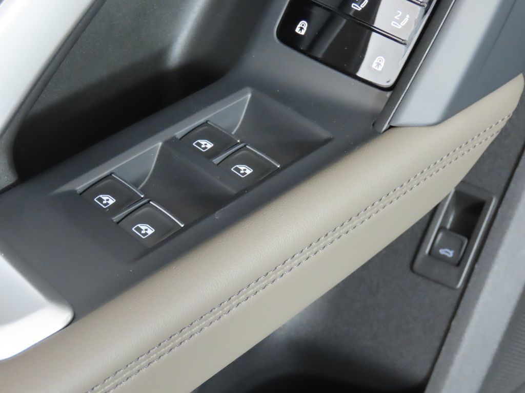 Thumbnail: 2025 Audi Q5 - 29