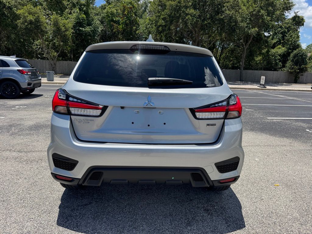 2025 Mitsubishi Outlander Sport LE photo 5