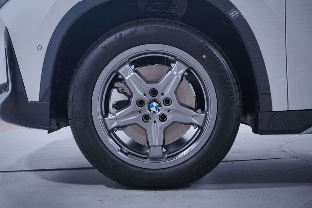 Thumbnail: 2025 BMW X1 - 2