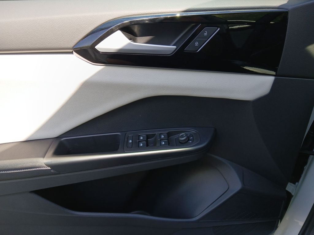 New 2026 White Volkswagen 1.5T S image 11