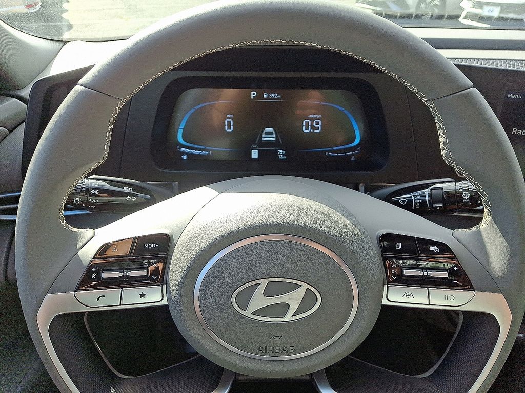 Thumbnail: 2025 Hyundai Elantra - 10