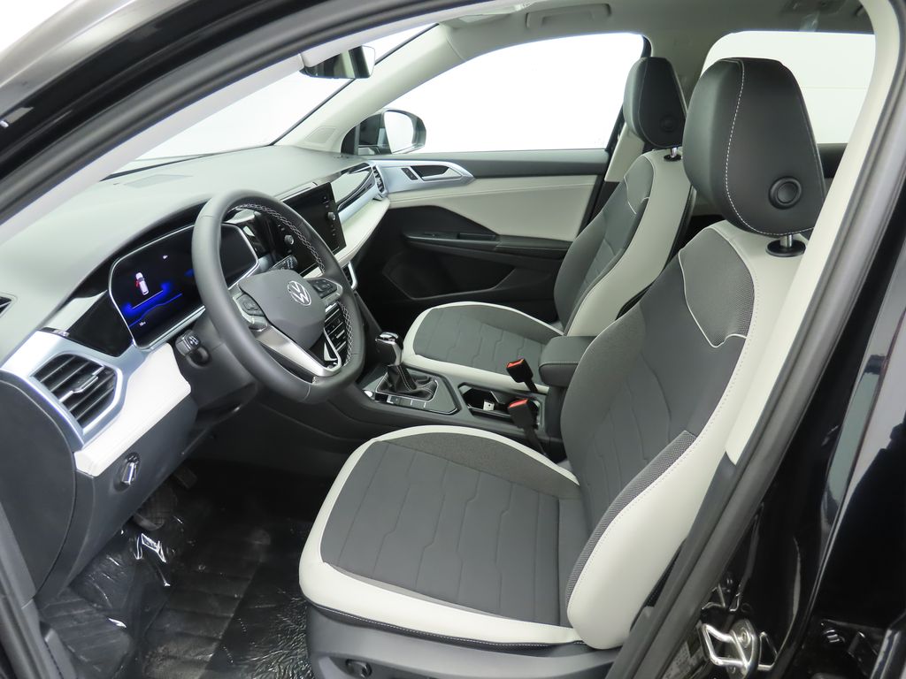2025 Volkswagen Taos SE 20