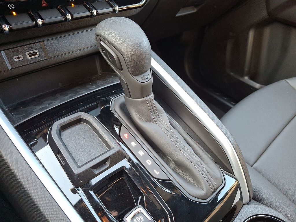 Thumbnail: 2024 Chevrolet Colorado - 15