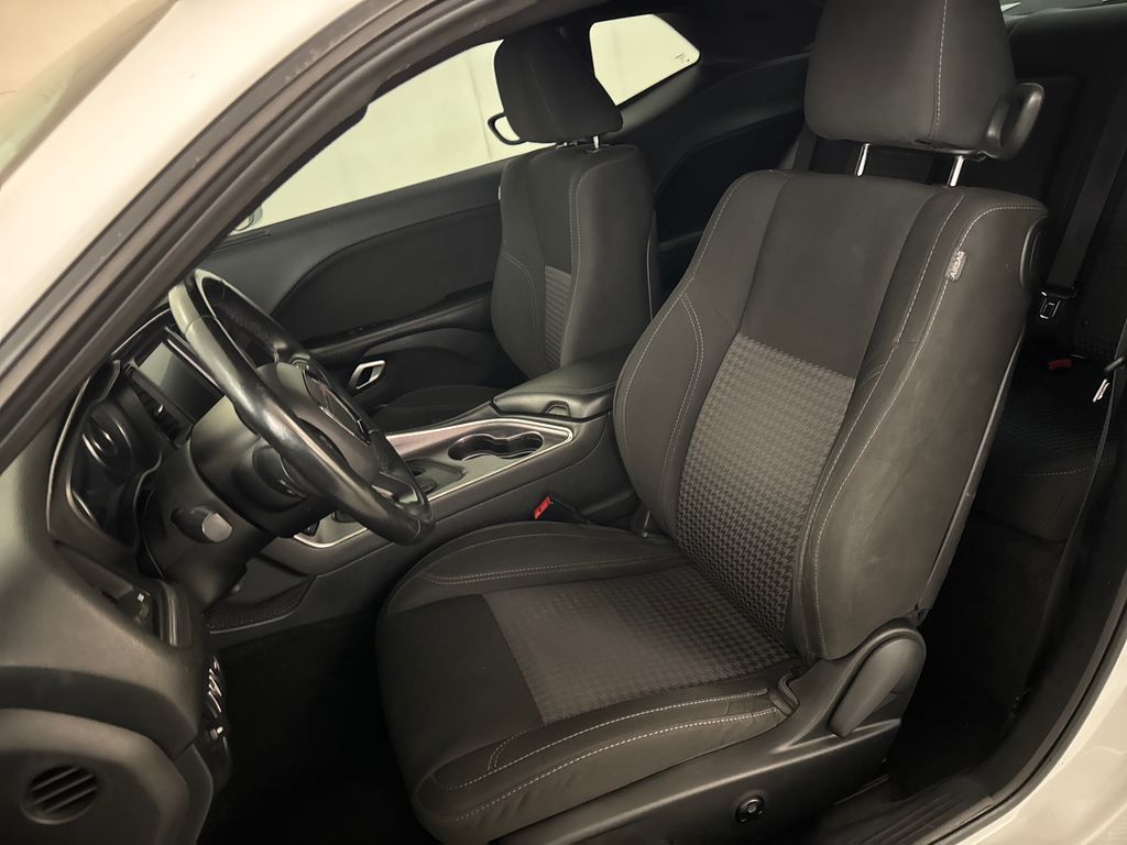 Used 2016 White Dodge SXT image 17
