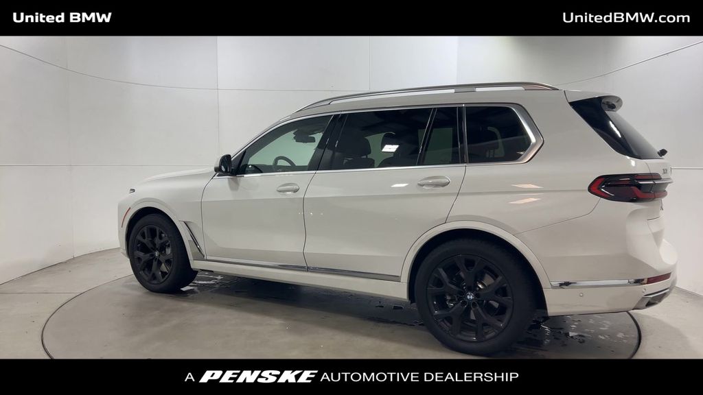 Thumbnail: 2023 BMW X7 - 6