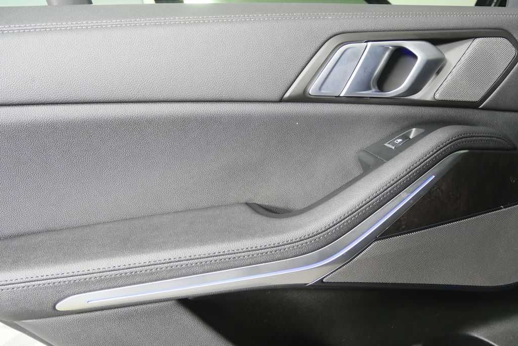 Thumbnail: 2021 BMW X5 - 13