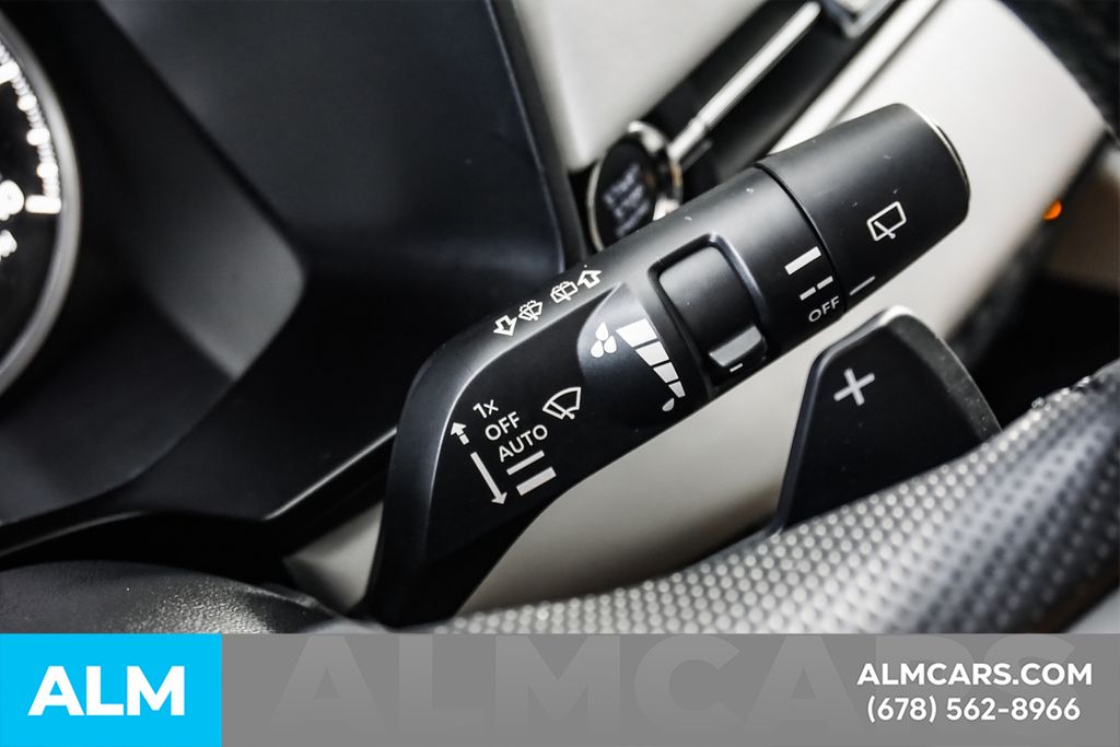 Used 2025 White Mitsubishi SE image 30