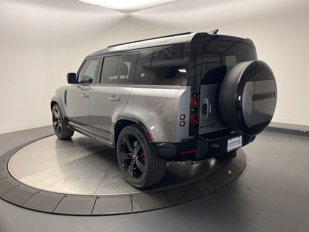 Thumbnail: 2023 Land Rover Defender - 3