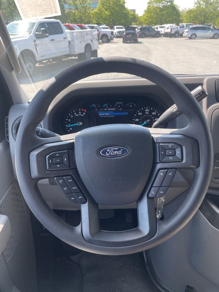 2026 Ford E-350 Cutaway 