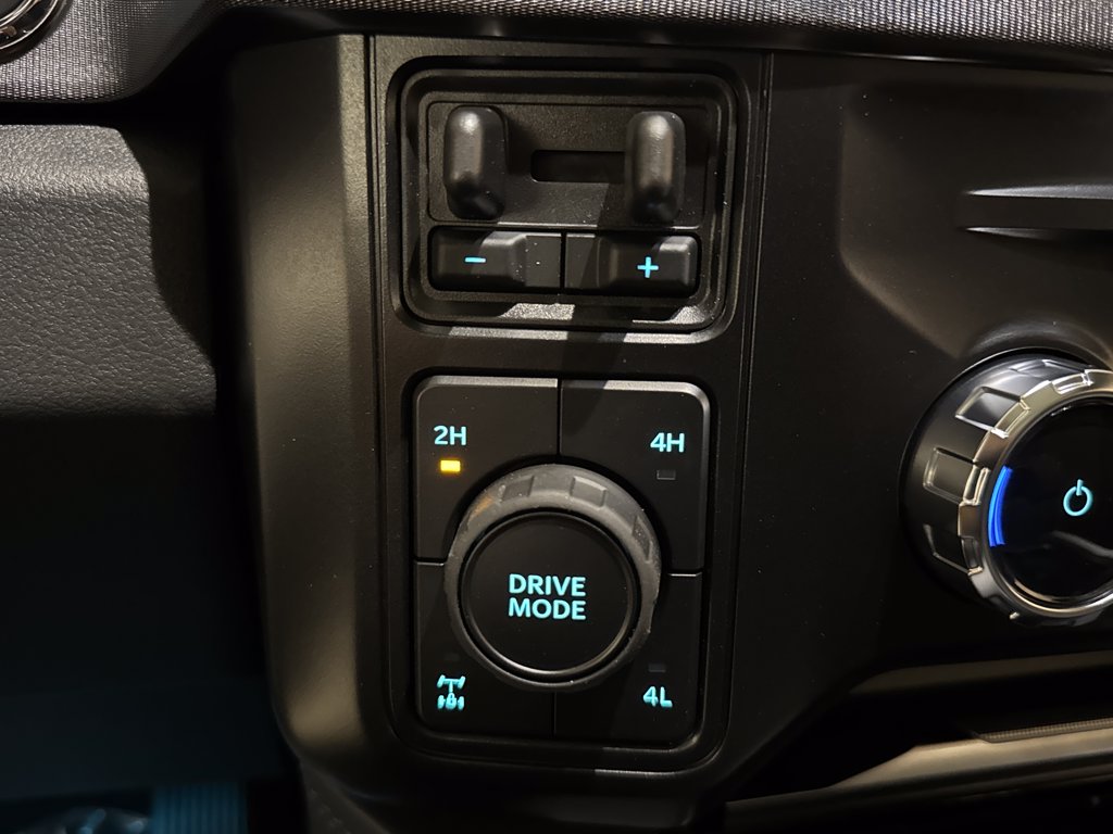New 2026 White Ford Platinum image 31