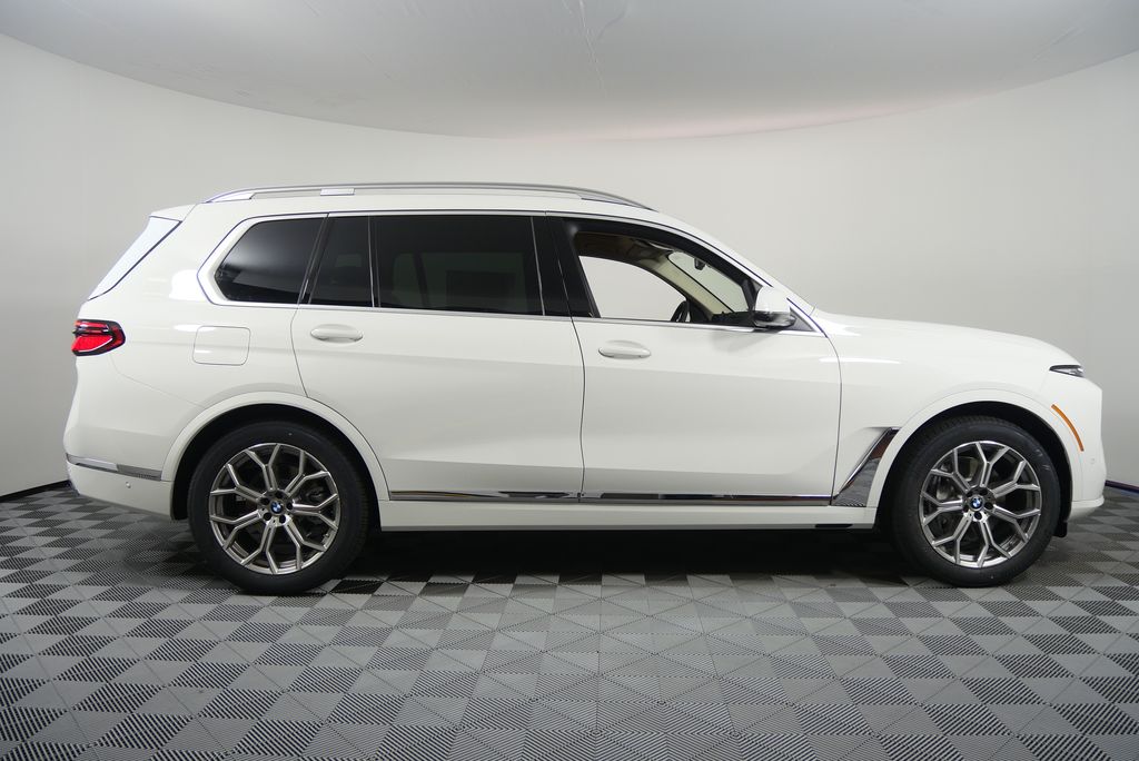 Thumbnail: 2026 BMW X7 - 2
