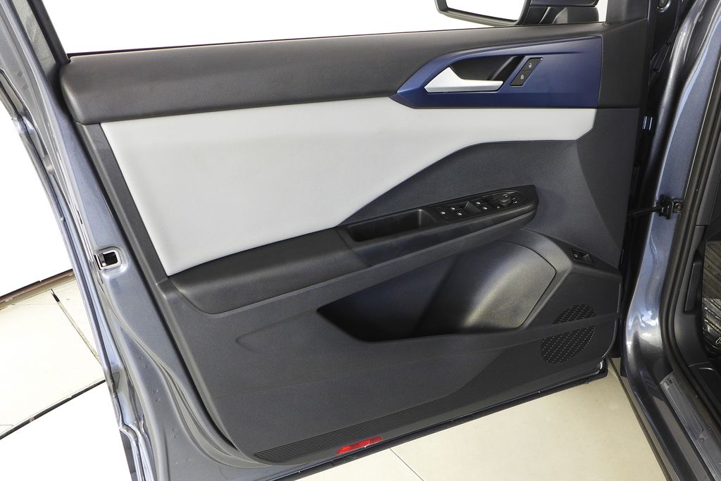 Thumbnail: 2023 Volkswagen Taos - 11