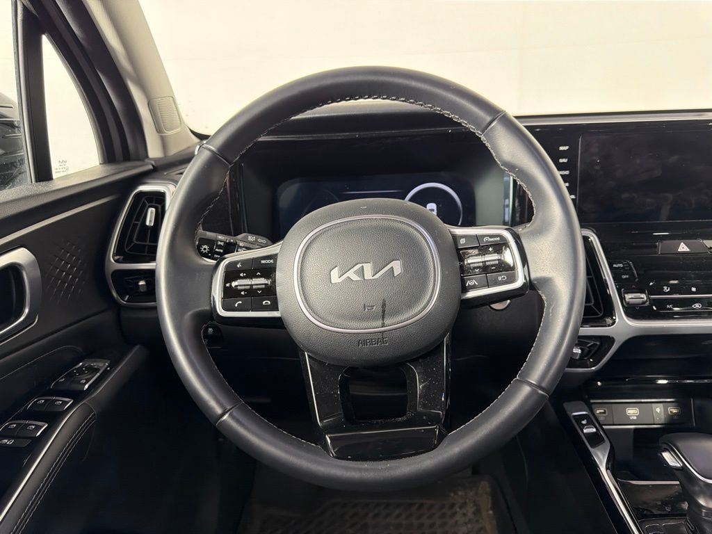 Thumbnail: 2023 Kia Sorento - 18