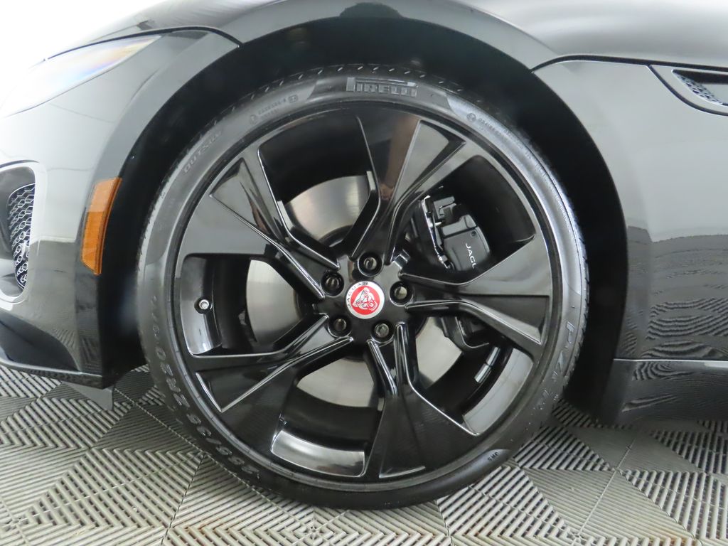 Thumbnail: 2022 Jaguar F-Type - 27