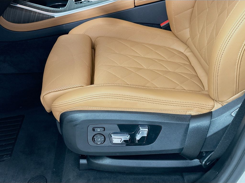 Thumbnail: 2025 BMW X7 - 20