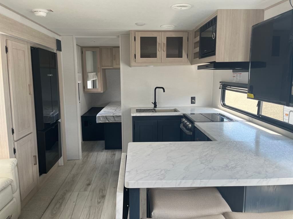 2025 Prime Time Avenger 25 MKB Travel Trailer