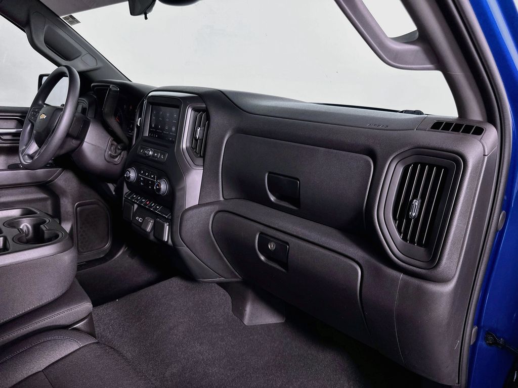 Thumbnail: 2024 Chevrolet Silverado 1500 - 28