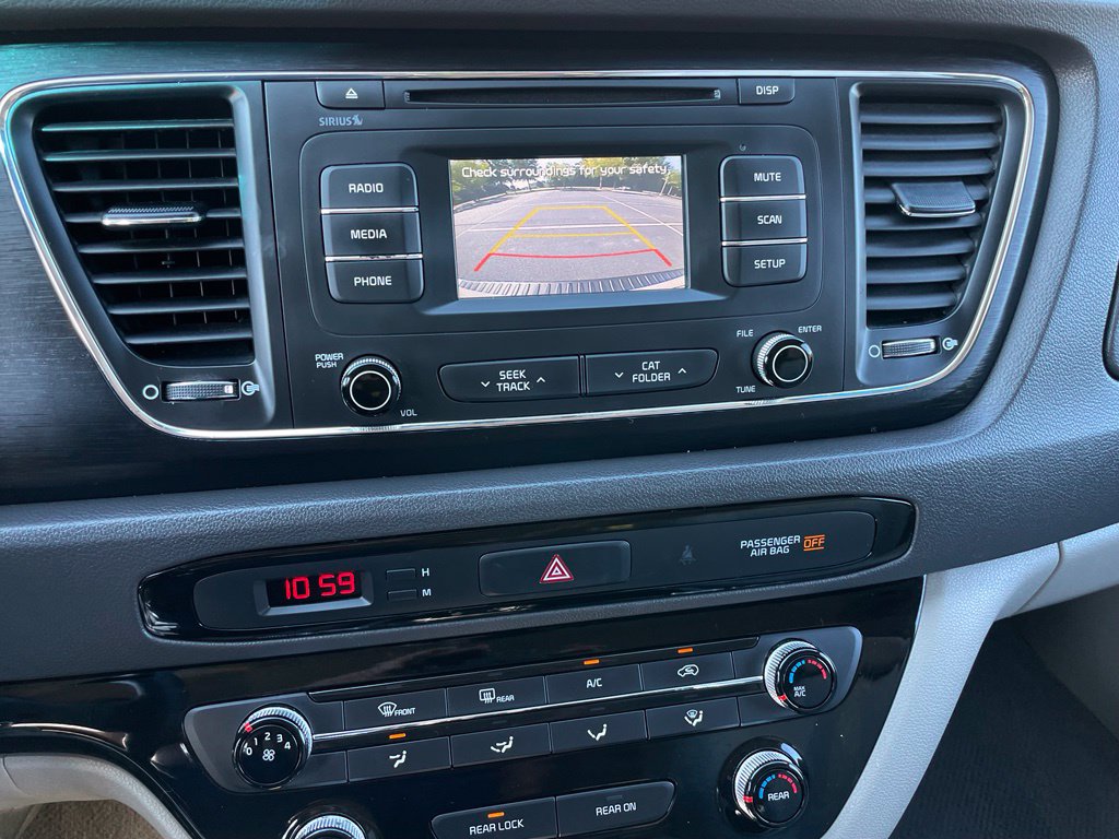 Thumbnail: 2017 Kia Sedona - 17