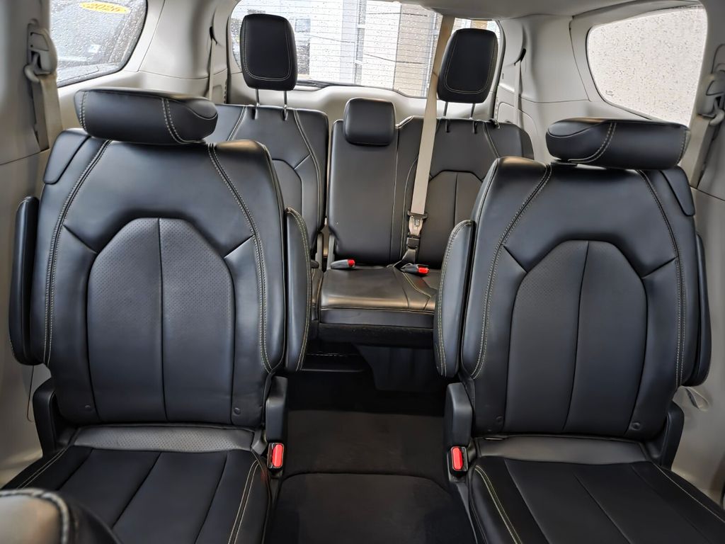 Used 2024 Chrysler Pacifica Van