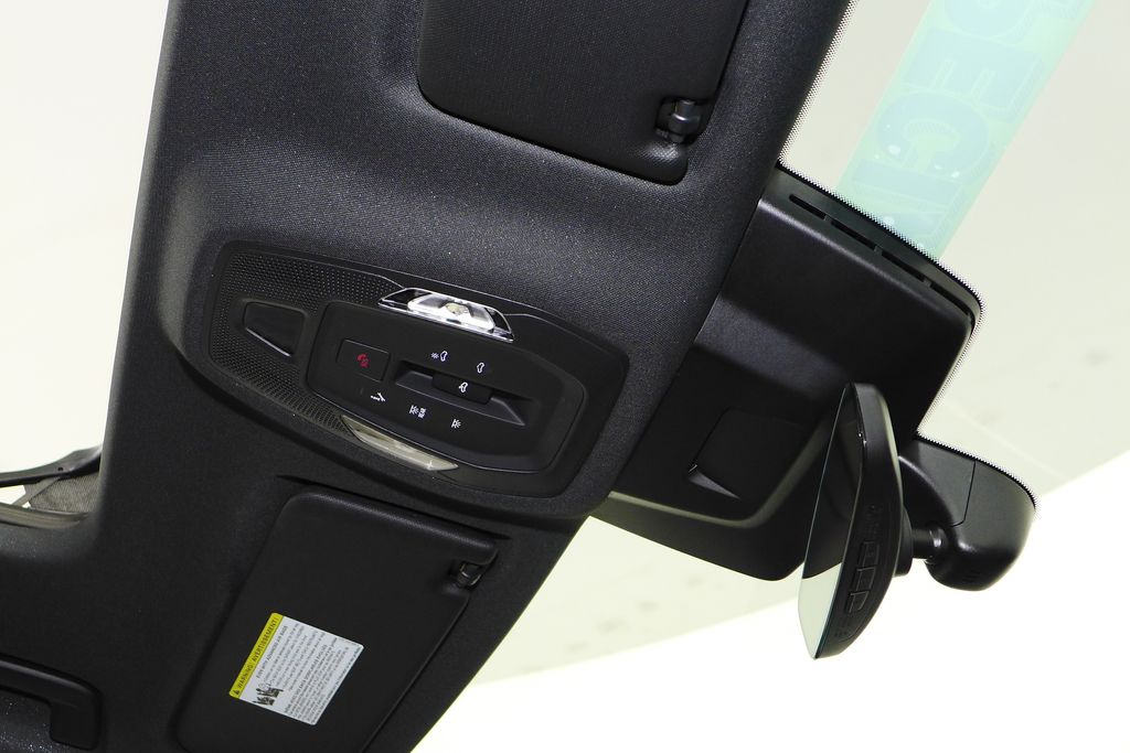 Thumbnail: 2025 Audi Q6 e-tron - 17