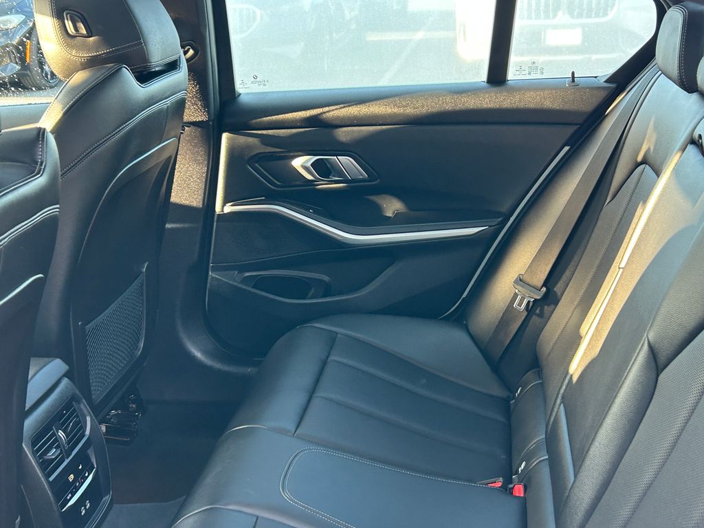 Thumbnail: 2023 BMW 3 Series - 30