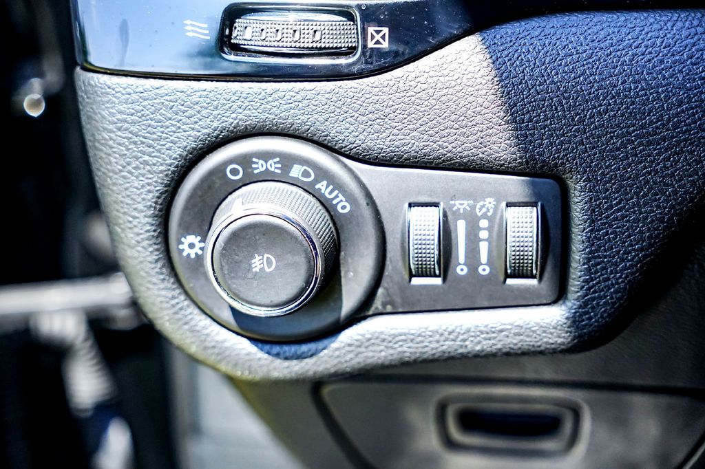 Used Car 2019 Jeep Cherokee  Altitude For Sale Under $20,000 In Taylor, Texas