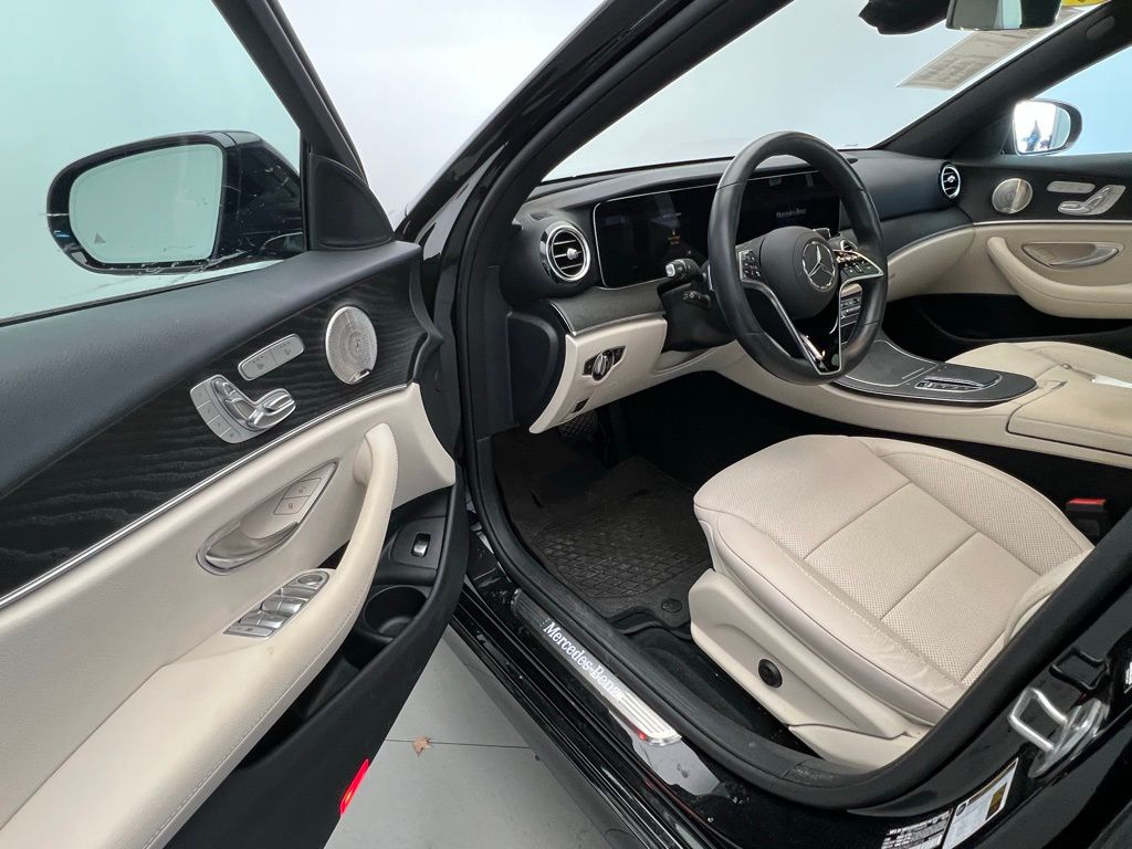 Thumbnail: 2022 Mercedes-Benz E-Class - 22