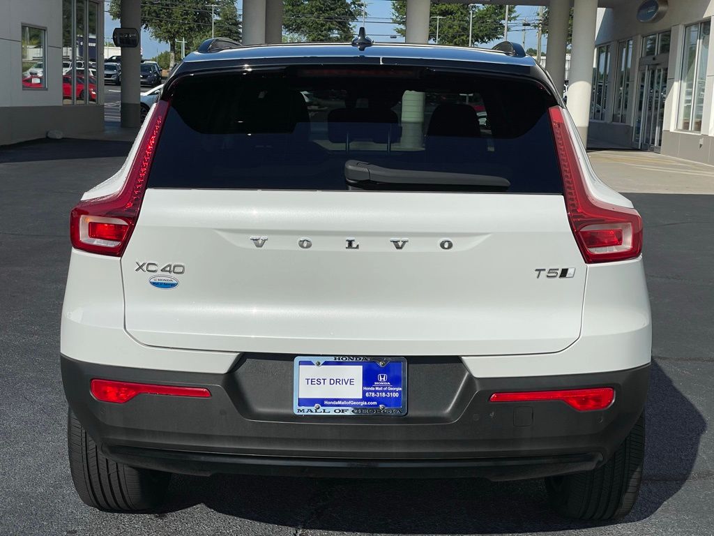 Thumbnail: 2021 Volvo XC40 - 5