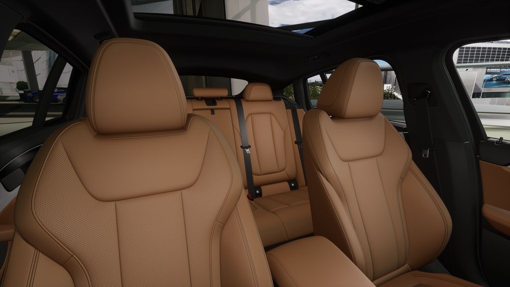 Thumbnail: 2025 BMW X4 - 11