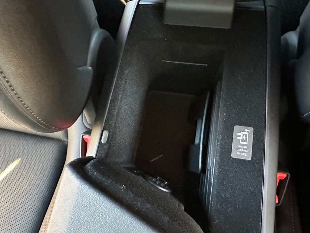 Thumbnail: 2025 Porsche Taycan - 30