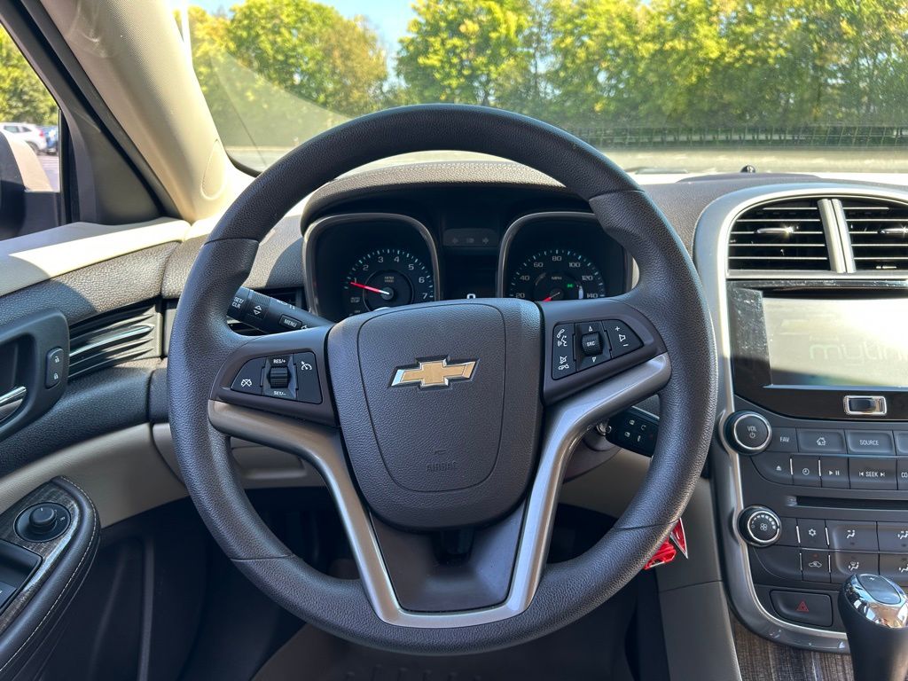 Thumbnail: 2014 Chevrolet Malibu - 12