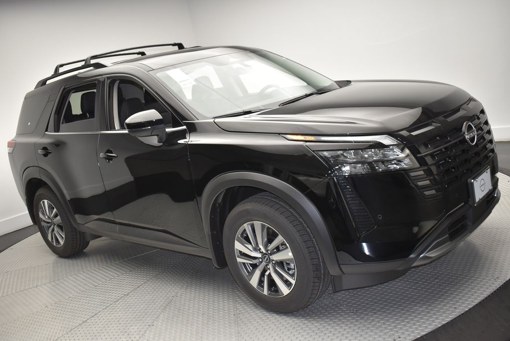 Thumbnail: 2026 Nissan Pathfinder - 3