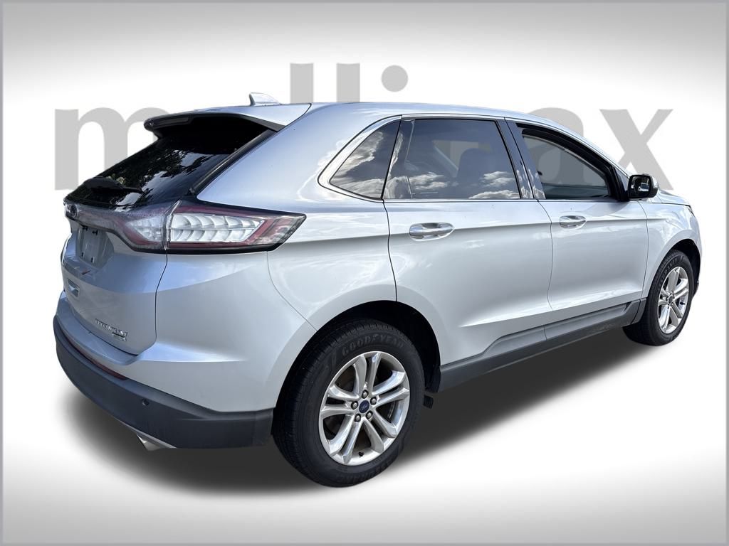 2015 Ford Edge Titanium photo 2