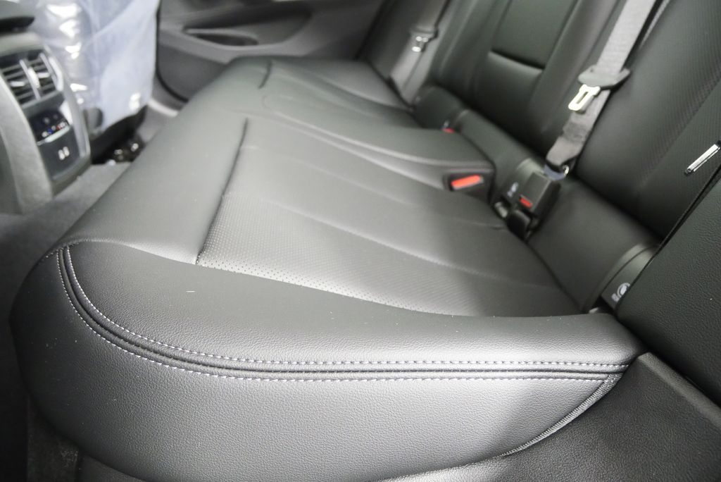 Thumbnail: 2026 BMW 3 Series - 14