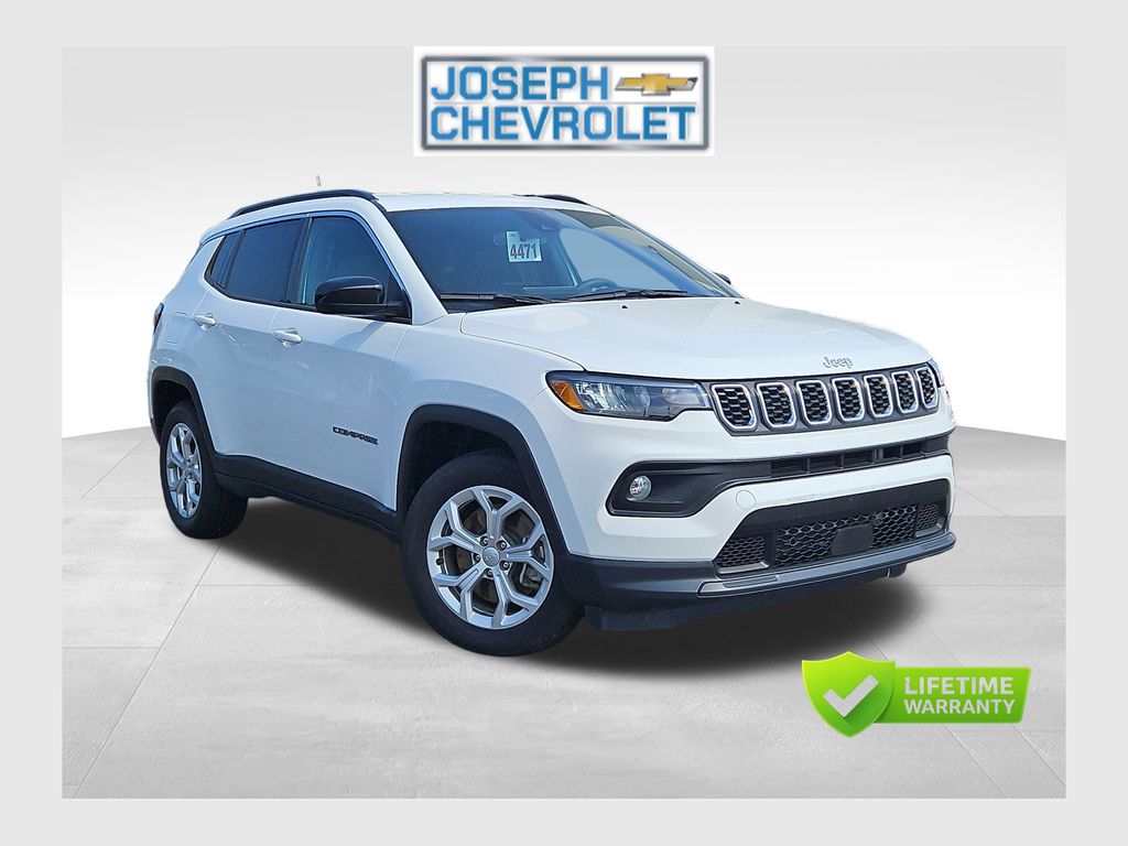 Bright White Clearcoat 2024 Jeep Compass Latitude 4WD SUV / Crossover Four-Wheel Drive 8-Speed Automatic