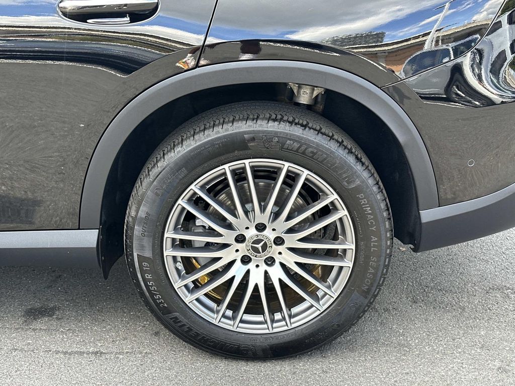 Thumbnail: 2024 Mercedes-Benz GLC - 15