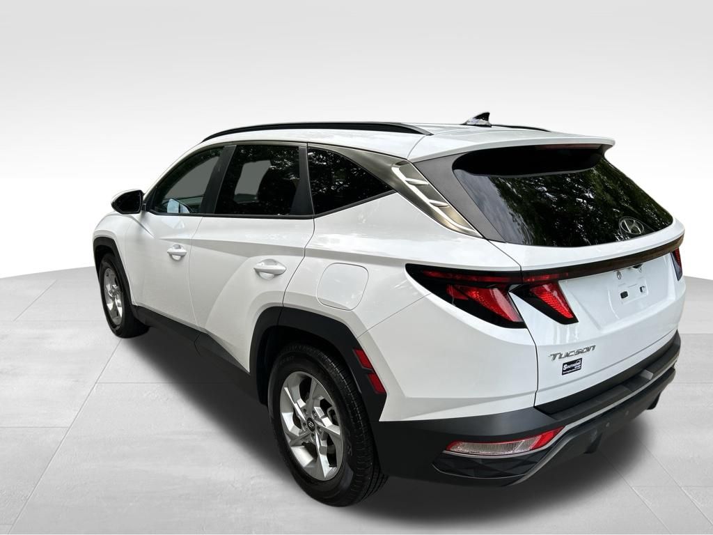 Used 2024 White Hyundai SEL image 3