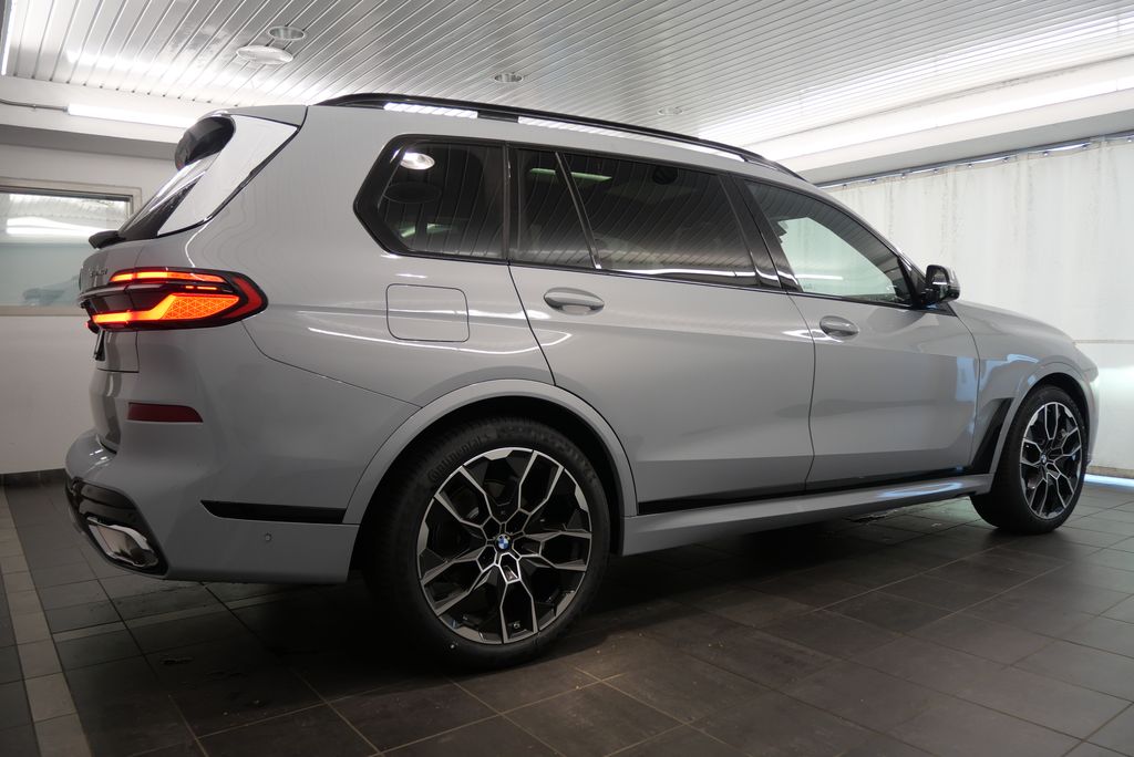 2025 BMW X7 xDrive40i 7