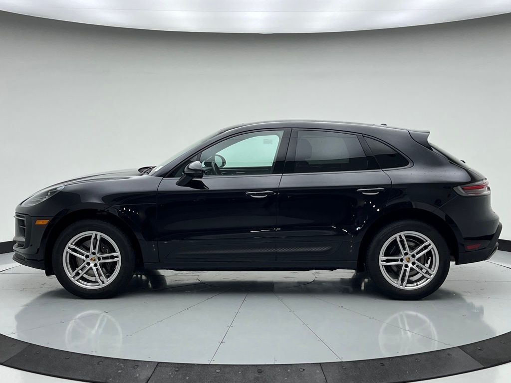 Thumbnail: 2024 Porsche Macan - 2