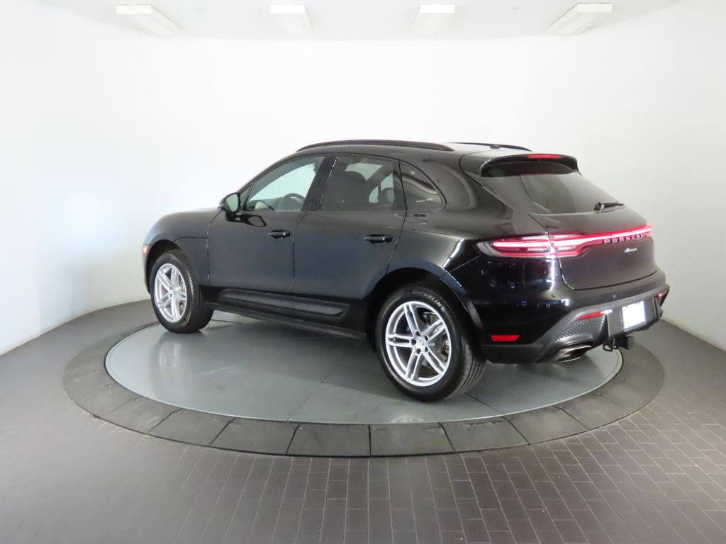 Thumbnail: 2026 Porsche Macan - 3