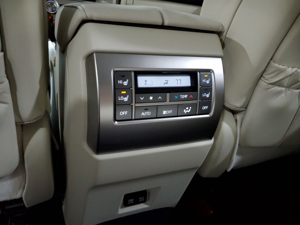 2021 Lexus GX 460 32