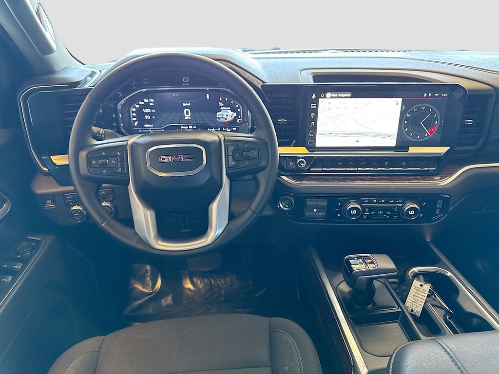 Used 2025 White GMC Elevation image 22