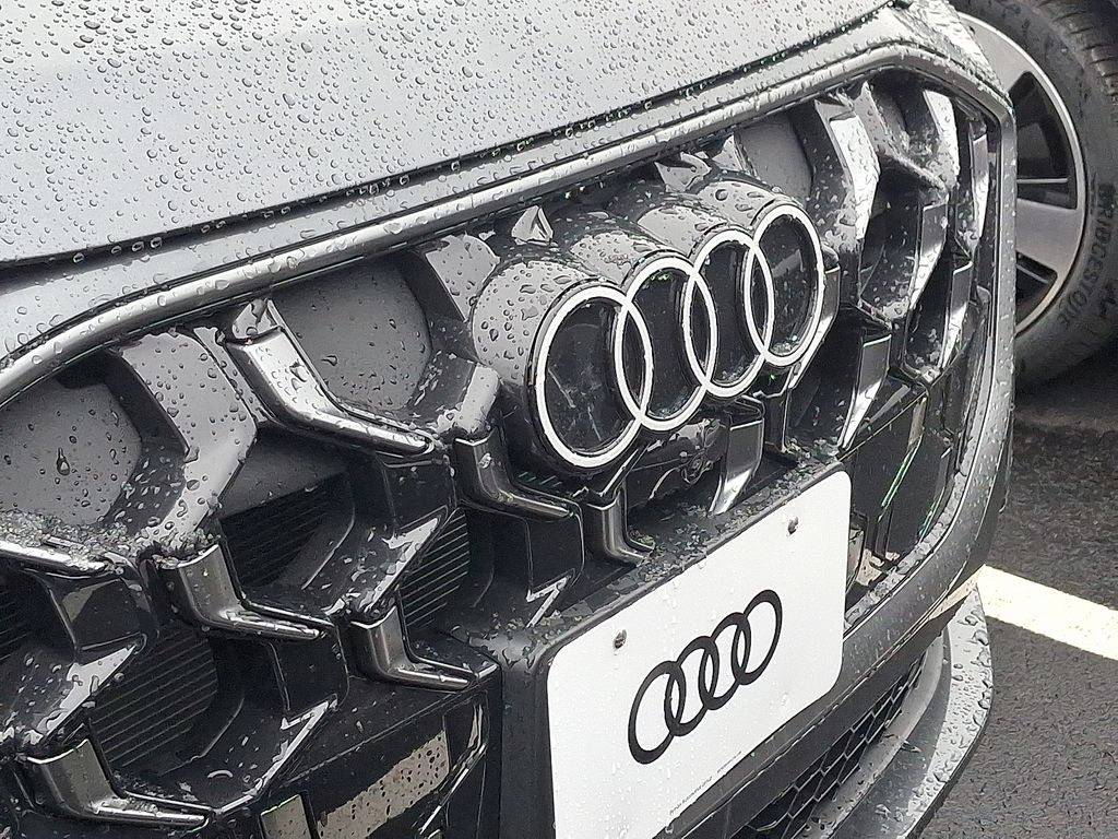 Thumbnail: 2025 Audi Q5 - 3