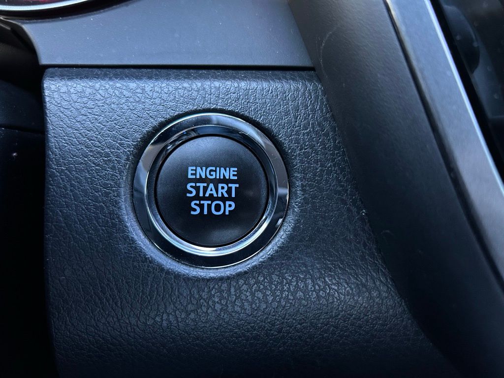 Thumbnail: 2022 Toyota Camry - 30