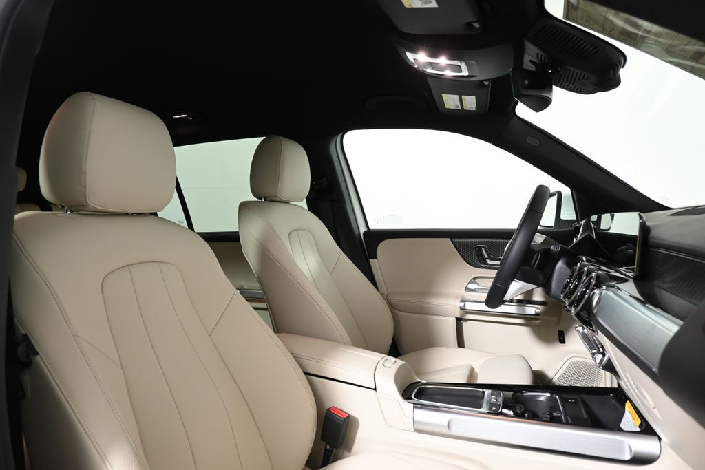 2025 Mercedes-Benz GLB 250 22