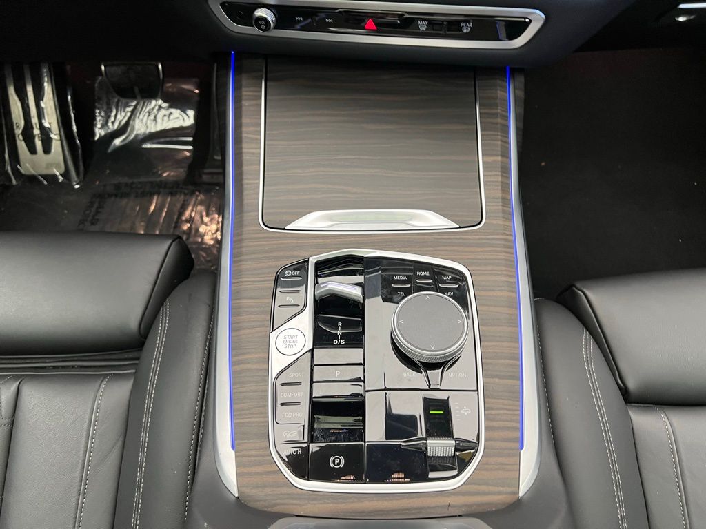 Thumbnail: 2024 BMW X7 - 12