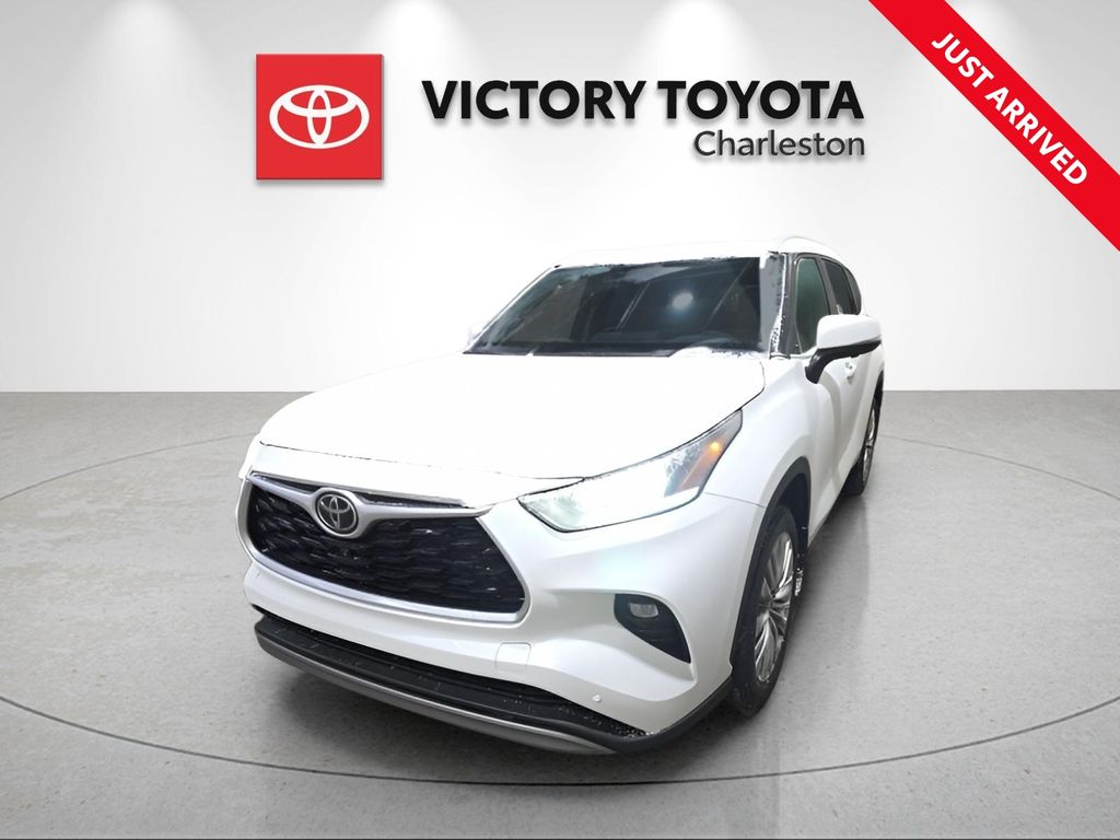 2026 Toyota Highlander Hybrid Platinum AWD